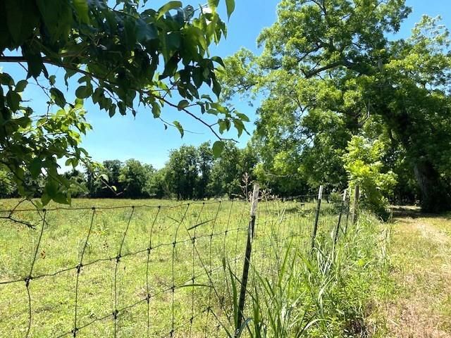 2125 Peach Ridge Road, Brookshire, TX 77423