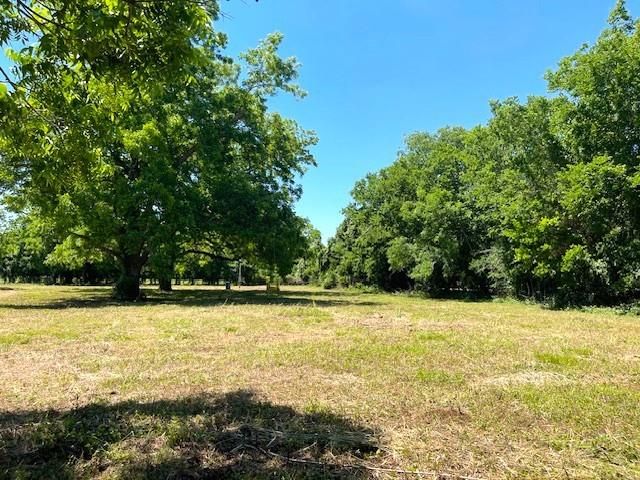 2125 Peach Ridge Road, Brookshire, TX 77423
