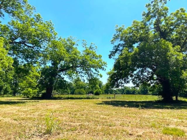 2125 Peach Ridge Road, Brookshire, TX 77423