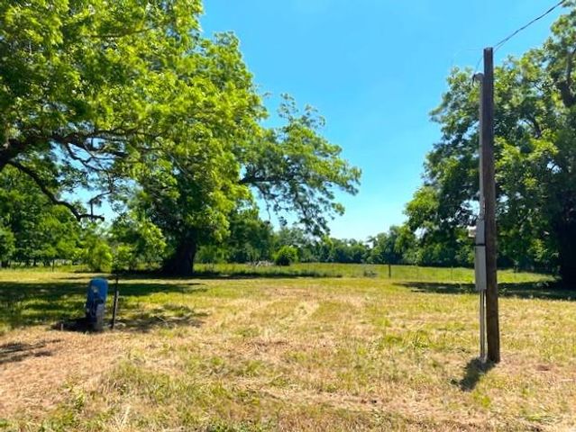 2125 Peach Ridge Road, Brookshire, TX 77423