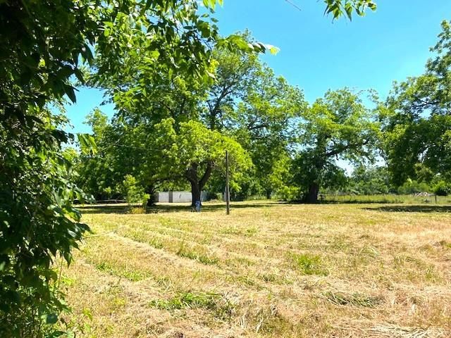 2125 Peach Ridge Road, Brookshire, TX 77423