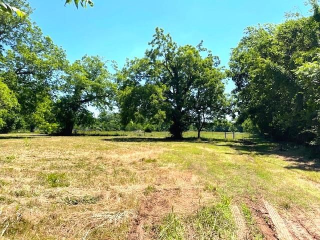 2125 Peach Ridge Road, Brookshire, TX 77423