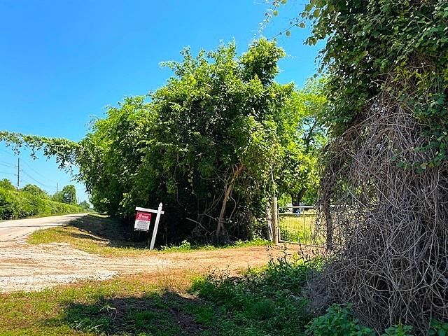 2125 Peach Ridge Road, Brookshire, TX 77423