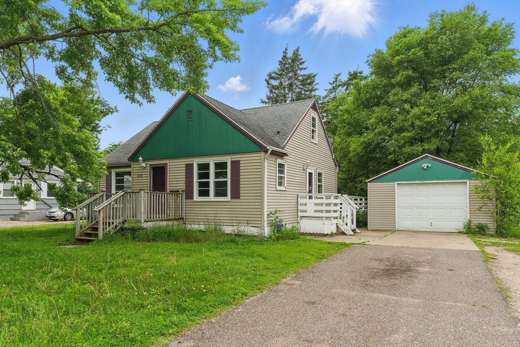 5715 Emerson Avenue N, Brooklyn Center, MN 55430