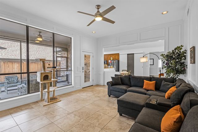 11123 Manorview Circle, Dallas, TX 75228