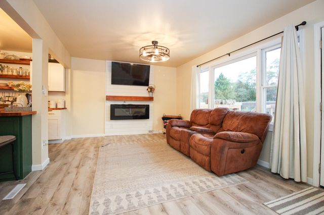 524 E Penn Street, Wheatfield, IN 46392