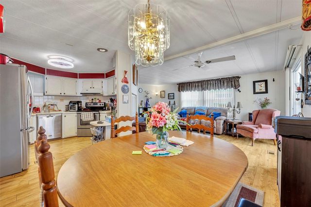 223 PARADISE S, Leesburg, FL 34788