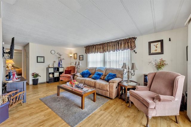 223 PARADISE S, Leesburg, FL 34788