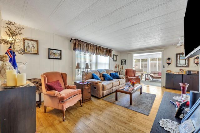 223 PARADISE S, Leesburg, FL 34788