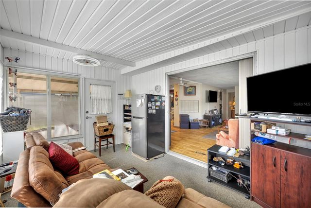 223 PARADISE S, Leesburg, FL 34788