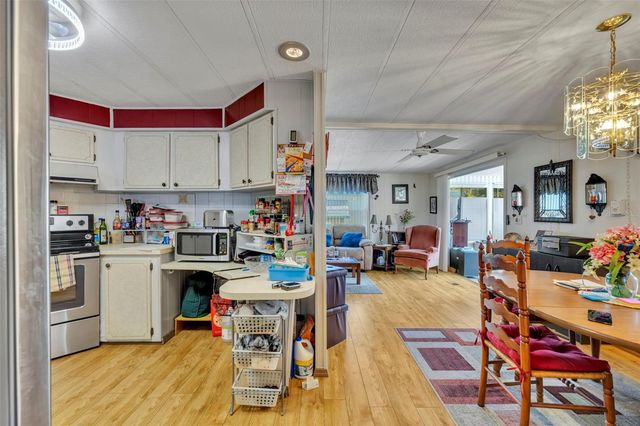 223 PARADISE S, Leesburg, FL 34788