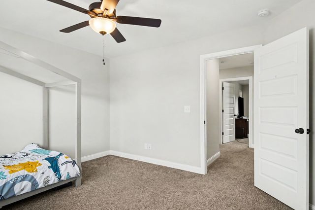 272 Bluebell Dr, Clarksville, TN 37043