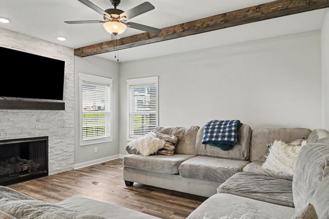 272 Bluebell Dr, Clarksville, TN 37043