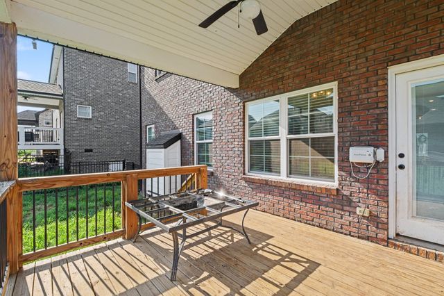 272 Bluebell Dr, Clarksville, TN 37043