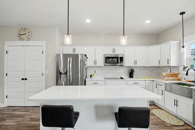 272 Bluebell Dr, Clarksville, TN 37043
