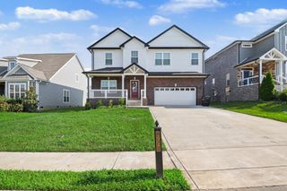 272 Bluebell Dr, Clarksville, TN 37043