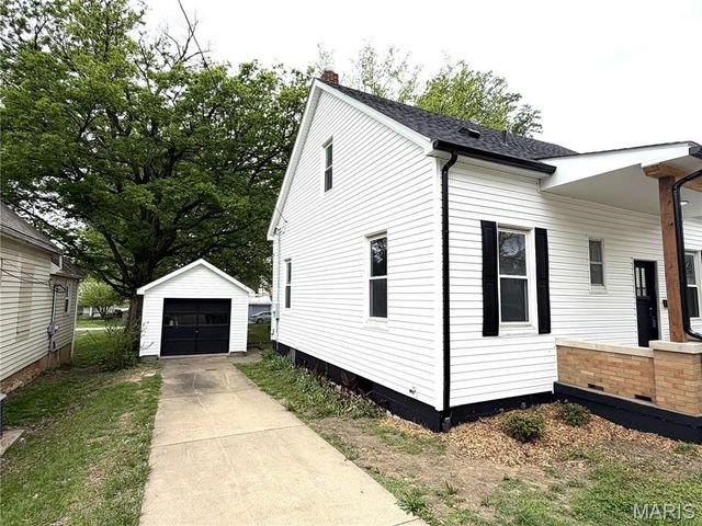 403 S Market Street, Waterloo, IL 62298
