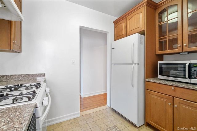 142 Garth Road 5K, Scarsdale, NY 10583