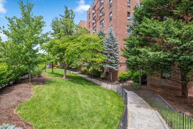 142 Garth Road 5K, Scarsdale, NY 10583