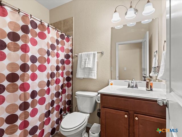 2818 Ridge Berry Road, New Braunfels, TX 78130