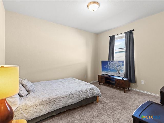 2818 Ridge Berry Road, New Braunfels, TX 78130