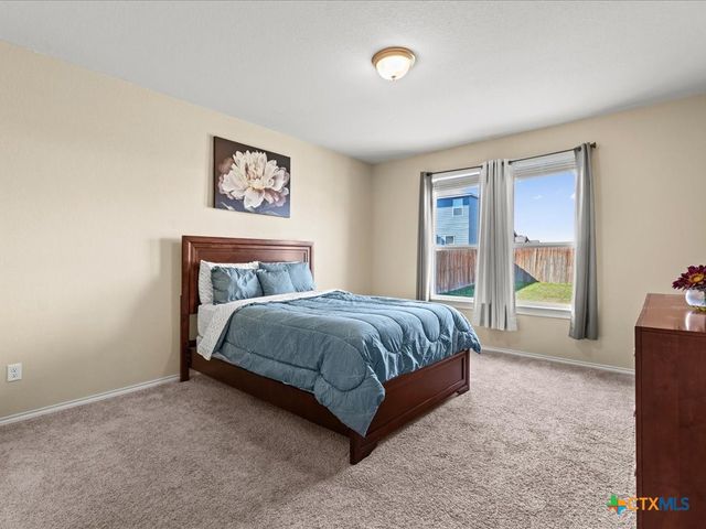 2818 Ridge Berry Road, New Braunfels, TX 78130