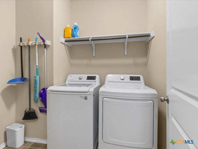 2818 Ridge Berry Road, New Braunfels, TX 78130