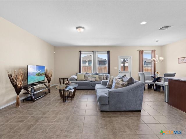 2818 Ridge Berry Road, New Braunfels, TX 78130