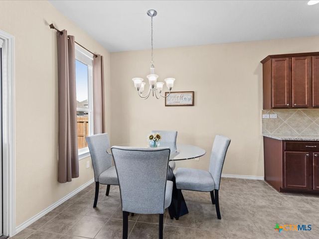 2818 Ridge Berry Road, New Braunfels, TX 78130