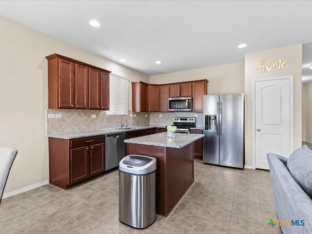 2818 Ridge Berry Road, New Braunfels, TX 78130