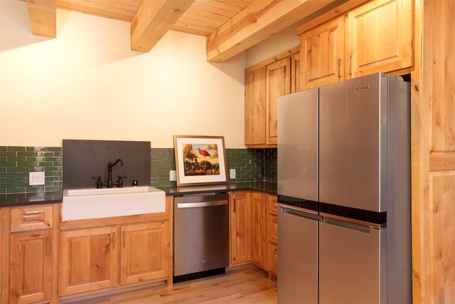 547 Hillside Ave., Santa Fe, NM 87501