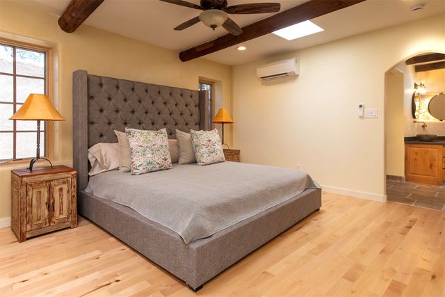 547 Hillside Ave., Santa Fe, NM 87501