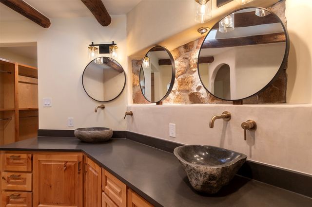 547 Hillside Ave., Santa Fe, NM 87501