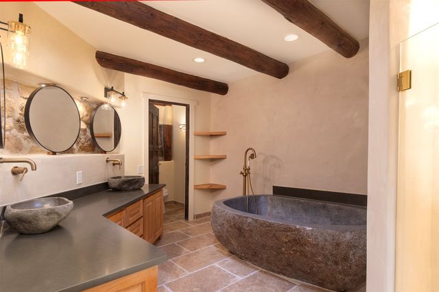 547 Hillside Ave., Santa Fe, NM 87501