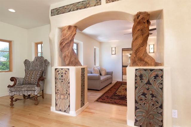 547 Hillside Ave., Santa Fe, NM 87501