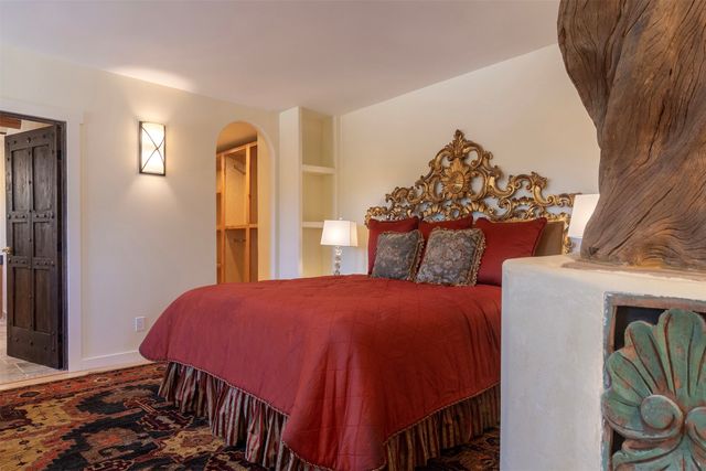 547 Hillside Ave., Santa Fe, NM 87501