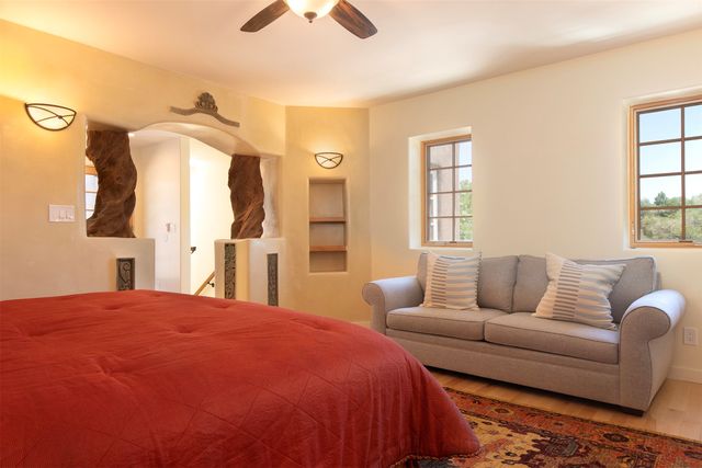 547 Hillside Ave., Santa Fe, NM 87501