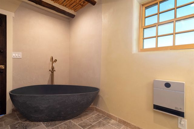 547 Hillside Ave., Santa Fe, NM 87501