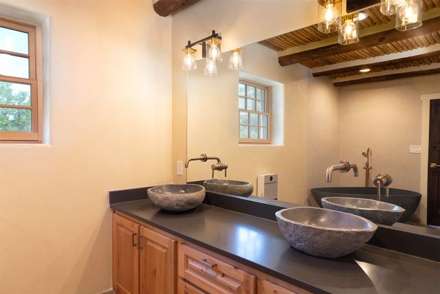 547 Hillside Ave., Santa Fe, NM 87501