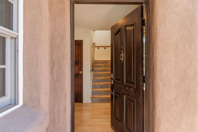 547 Hillside Ave., Santa Fe, NM 87501
