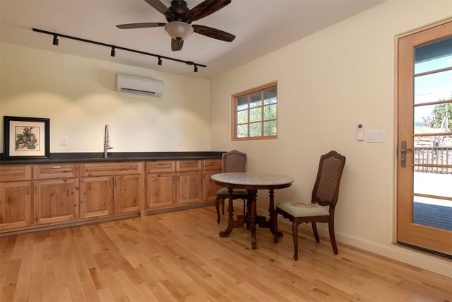 547 Hillside Ave., Santa Fe, NM 87501
