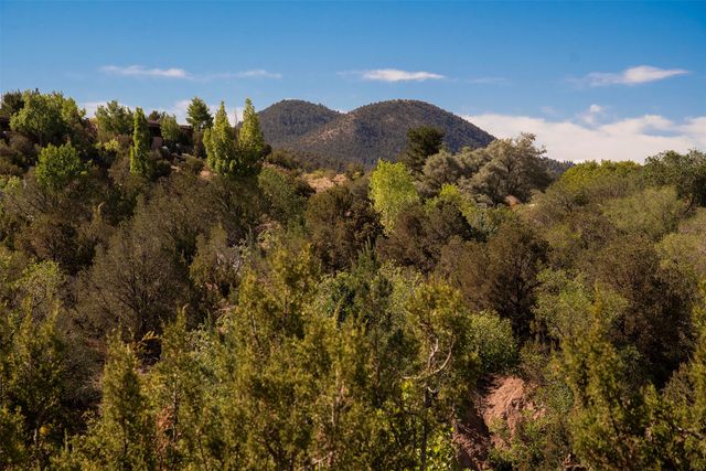 547 Hillside Ave., Santa Fe, NM 87501