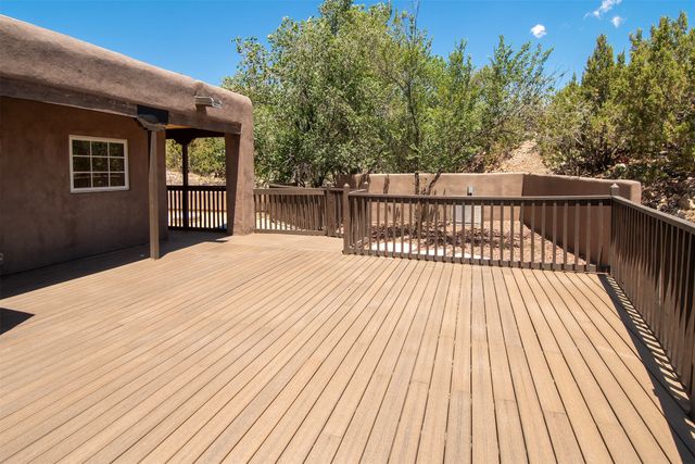 547 Hillside Ave., Santa Fe, NM 87501