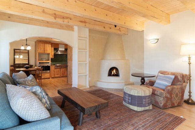 547 Hillside Ave., Santa Fe, NM 87501