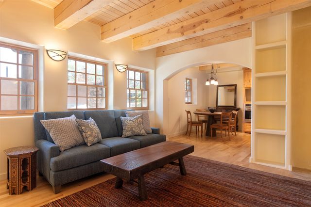 547 Hillside Ave., Santa Fe, NM 87501