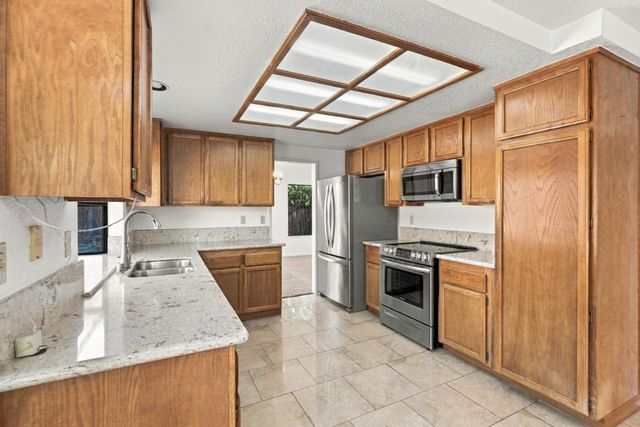 4853 Ridgeview Drive, Antioch, CA 94531