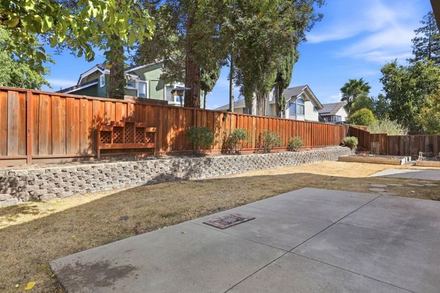 4853 Ridgeview Drive, Antioch, CA 94531