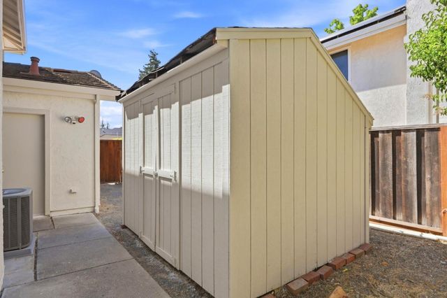 4853 Ridgeview Drive, Antioch, CA 94531