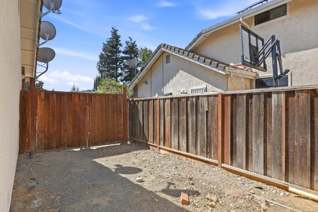4853 Ridgeview Drive, Antioch, CA 94531