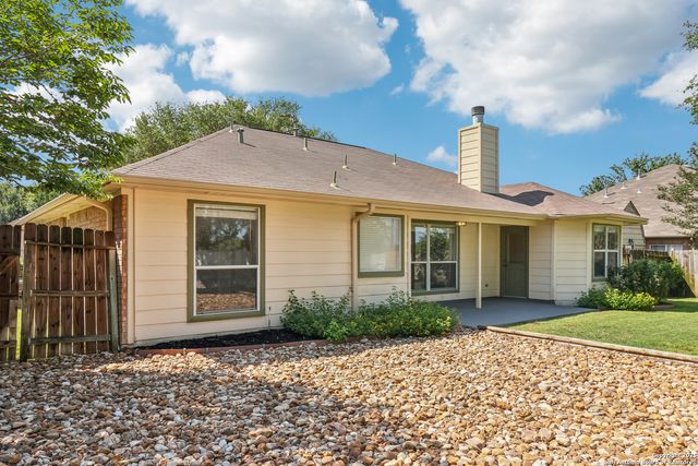 1117 Rivertree Dr., New Braunfels, TX 78130